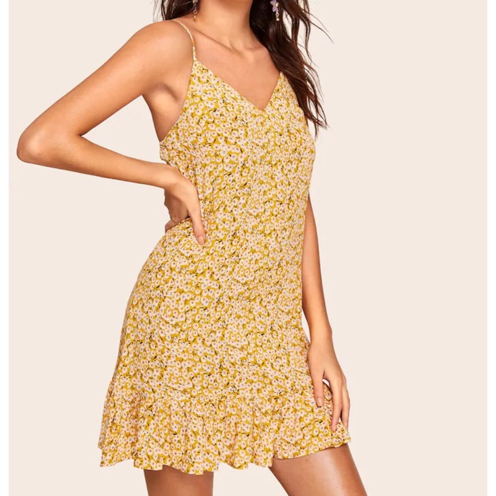 Feminine Floral Print Cami Dress - Picture 3 of 4